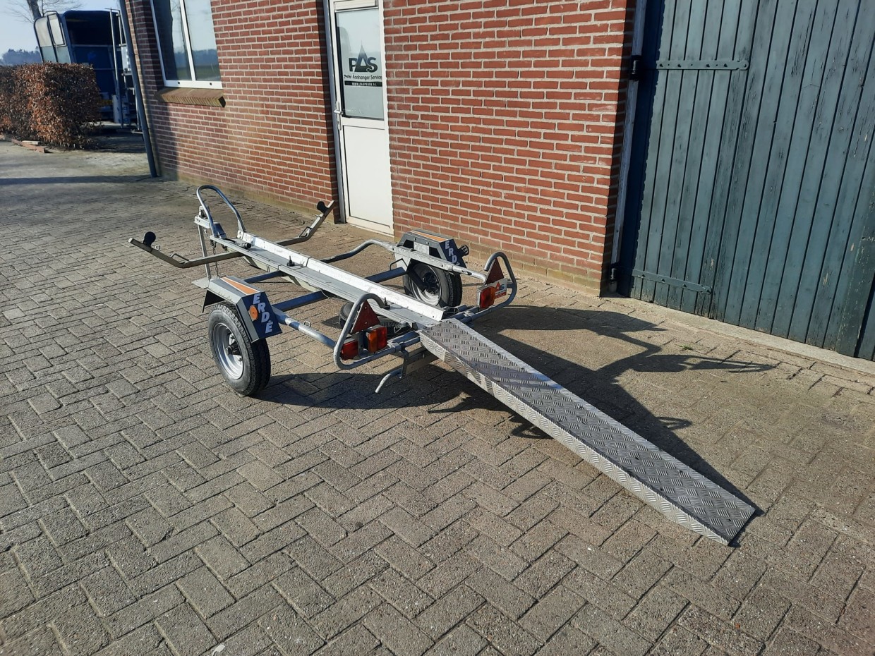 Motortrailer geschikt voor 1 motor 