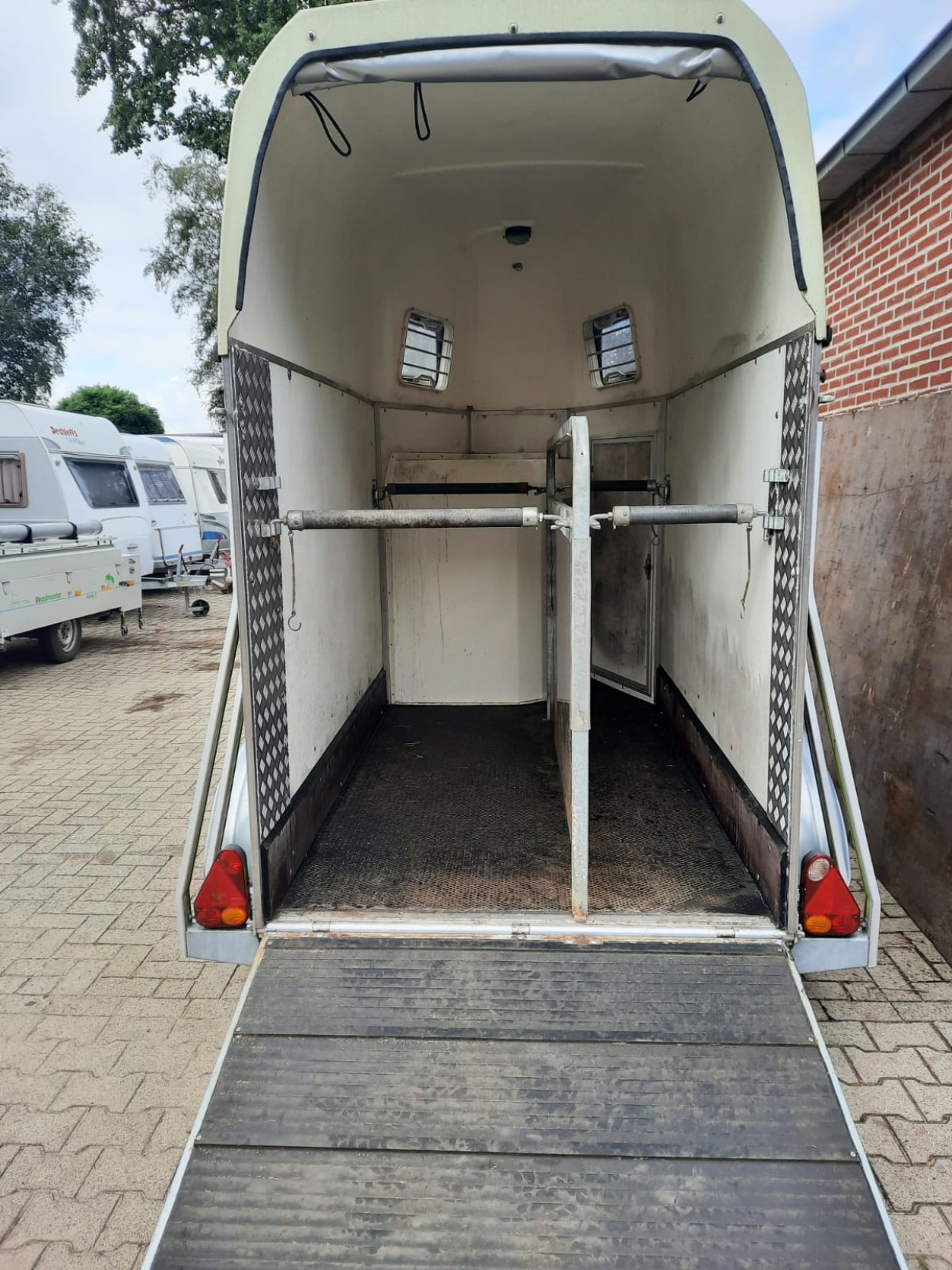 Anderhalf (1,5) paards paardentrailer