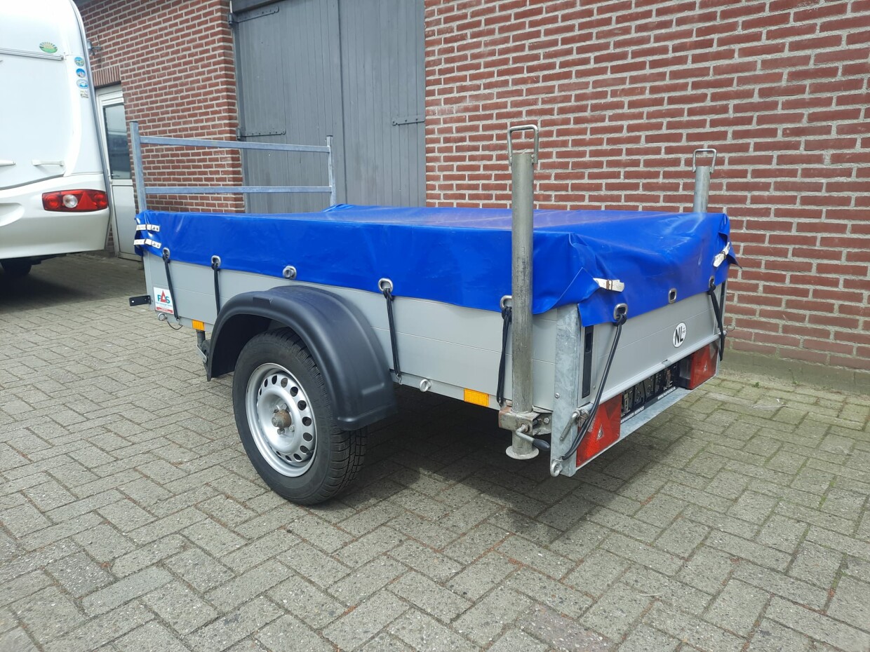 ANSSEMS ENKELASSER BAKWAGEN ONGEREMD