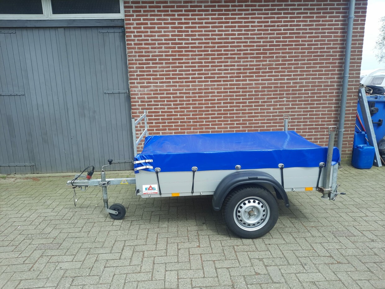 ANSSEMS ENKELASSER BAKWAGEN ONGEREMD