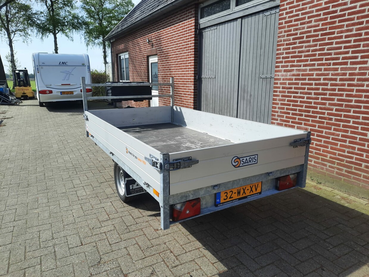 SARIS ENKELASSER PLATEAU 1500KG