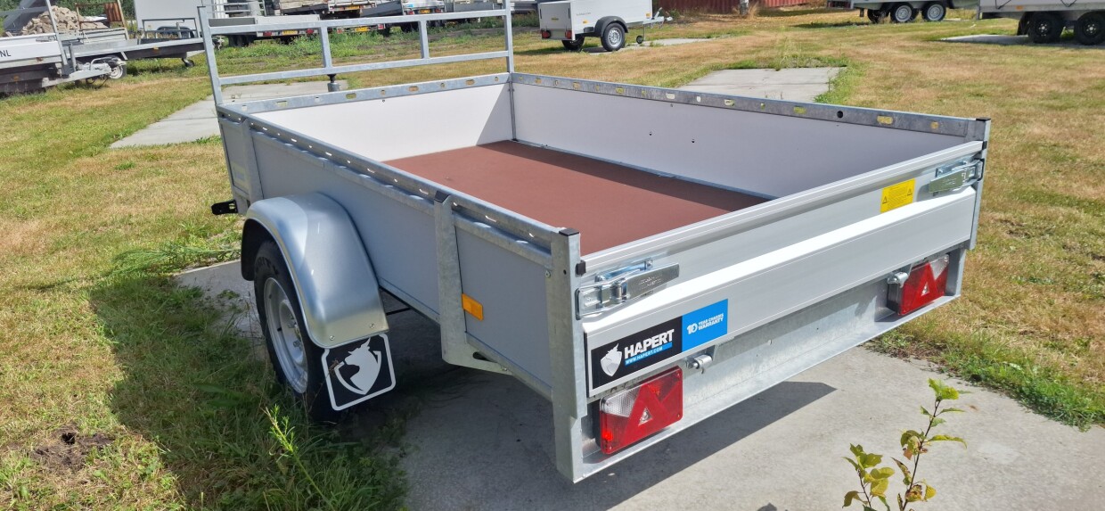 Hapert Azure L1 bakwagen – hout