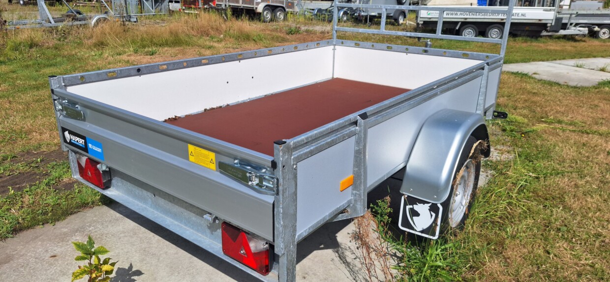 Hapert Azure L1 bakwagen – hout